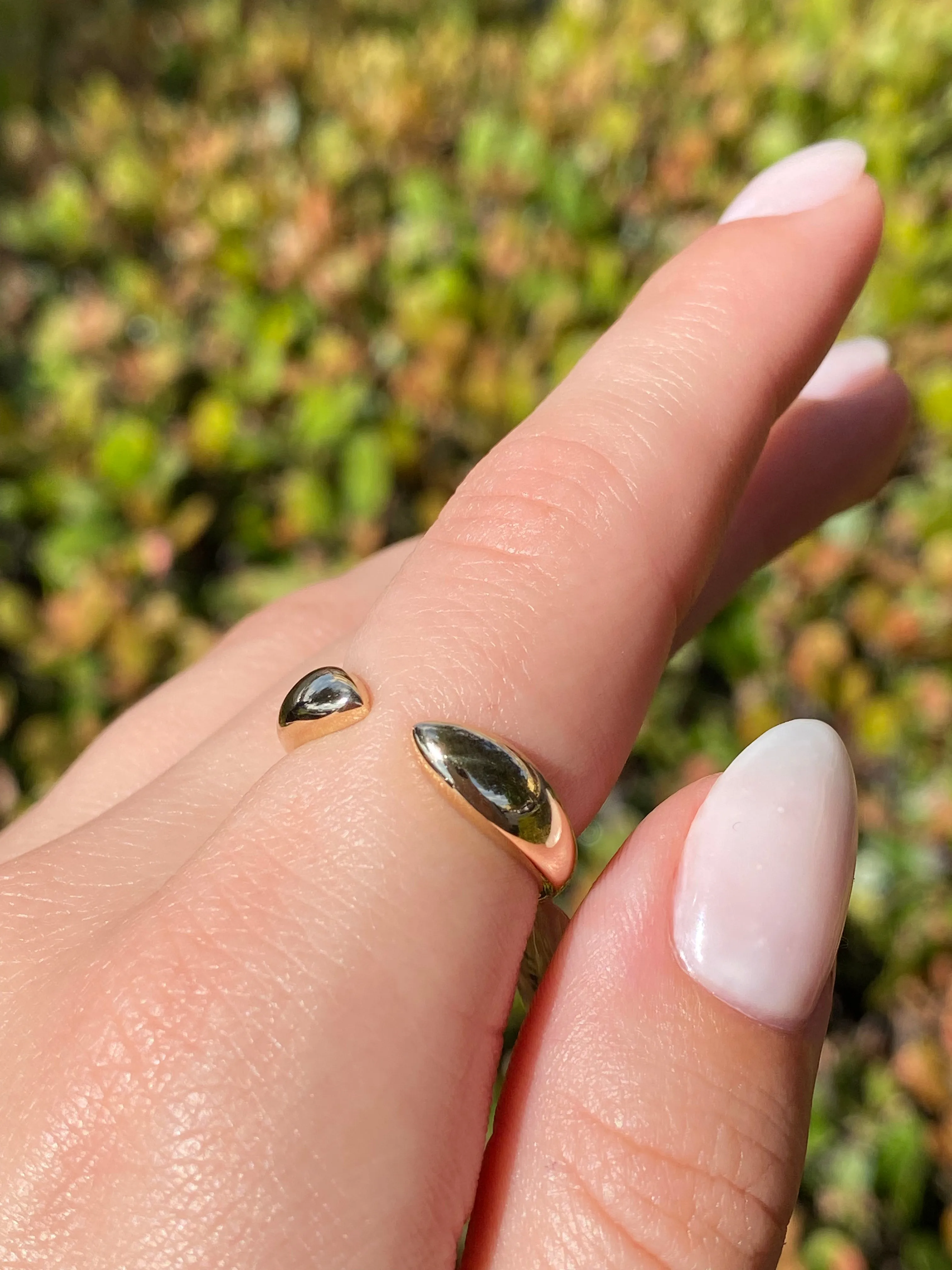 14k Yellow Gold Thick Claw Fashion Ring