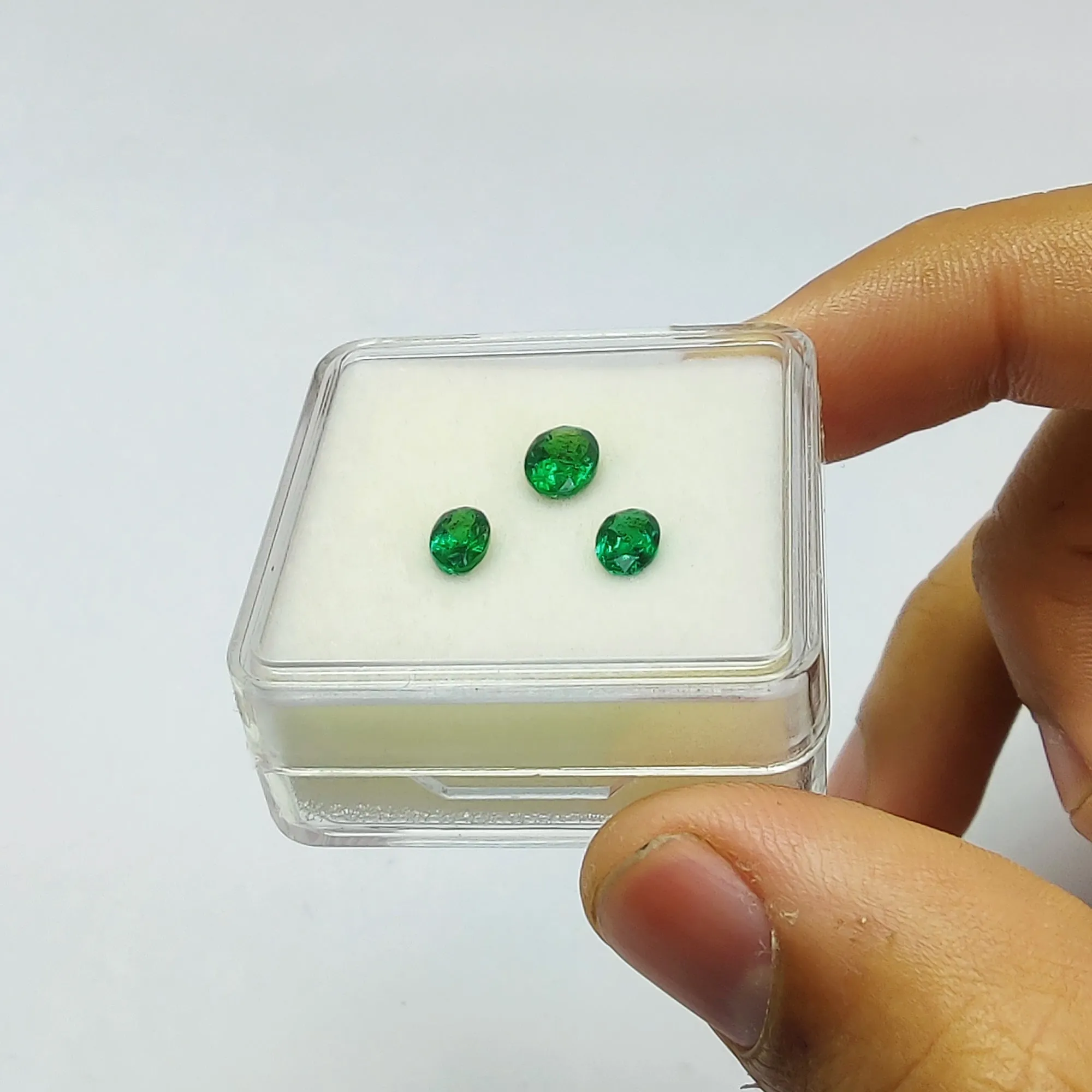 Emerald Gemstone Normal Cut : 1.75cts Natural Untreated Unheated Green Emerald Oval Shape 6*4mm - 7*5mm 3pcs Set