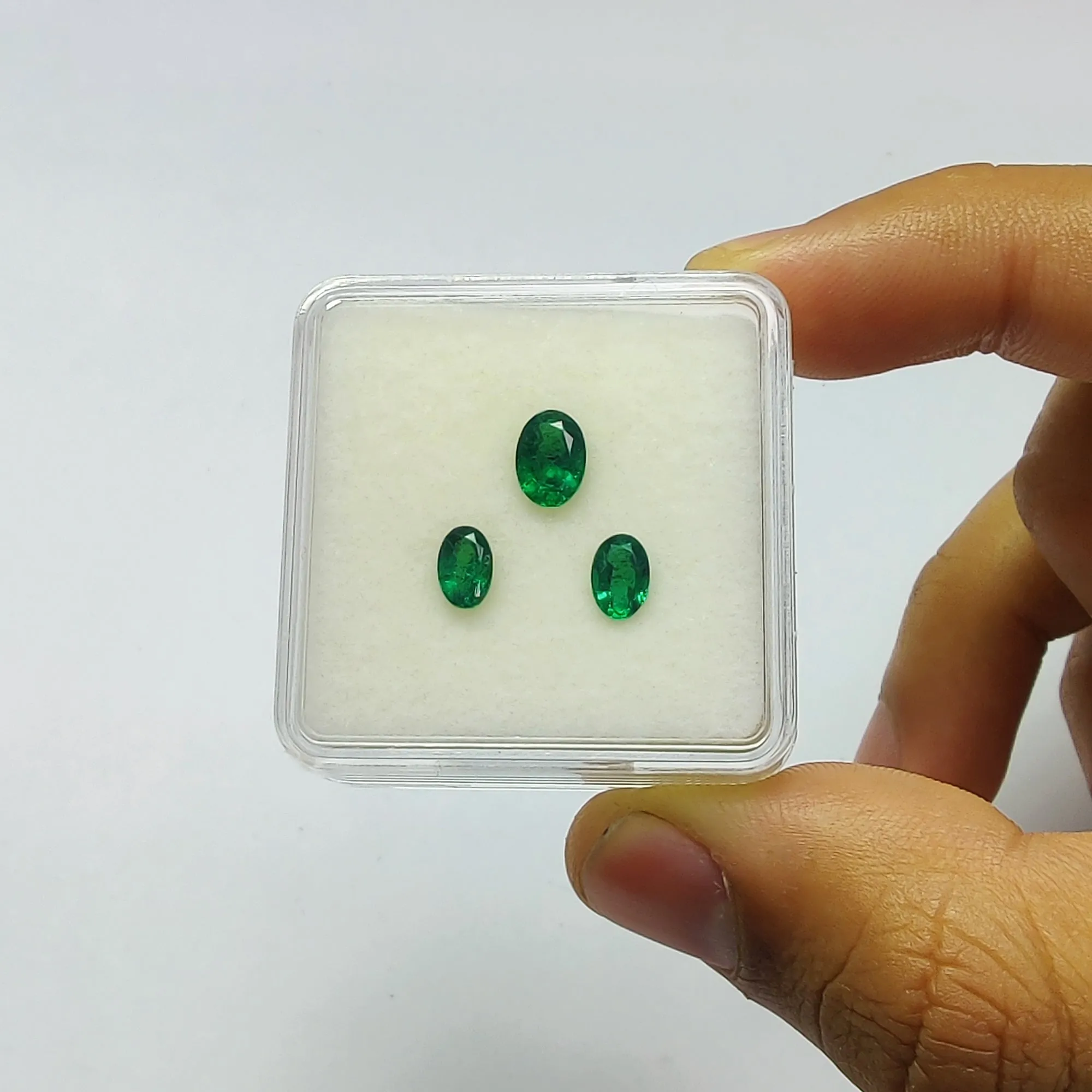 Emerald Gemstone Normal Cut : 1.75cts Natural Untreated Unheated Green Emerald Oval Shape 6*4mm - 7*5mm 3pcs Set