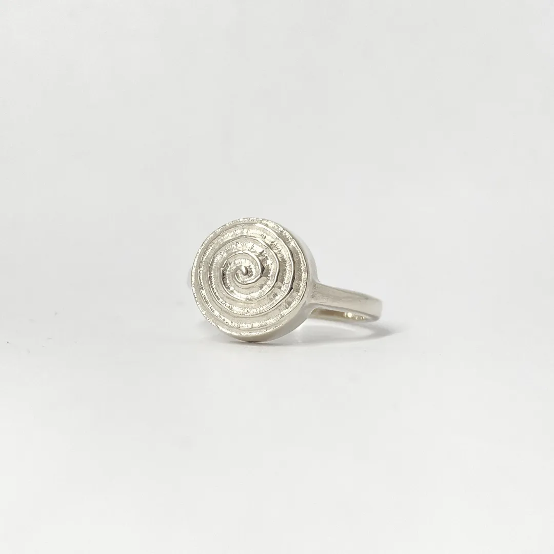 ille (Beauty) Ring