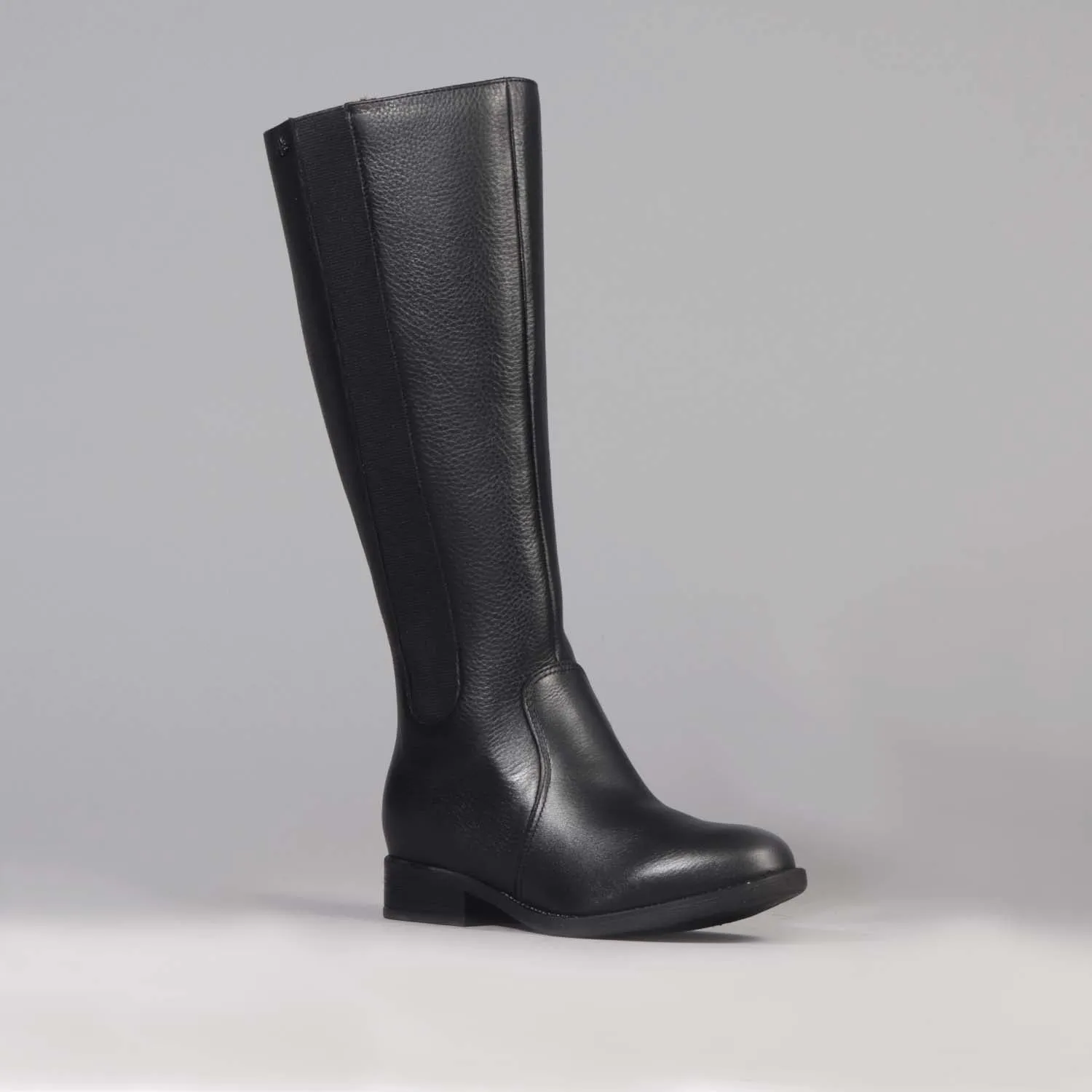 Knee high Flat Boot in Black - 12645