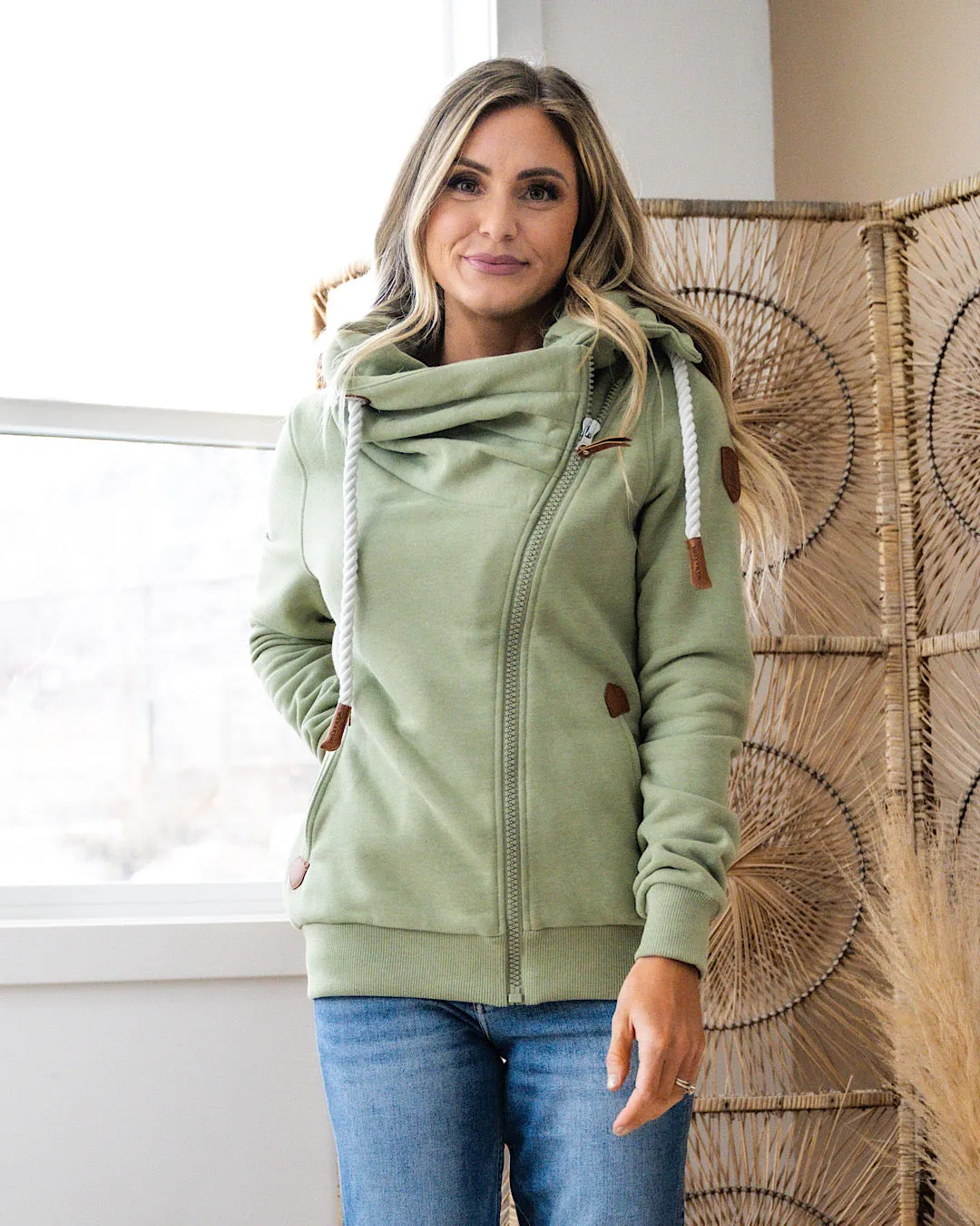 NEW! Wanakome Hestia Full Zip Sweatshirt - Army Green