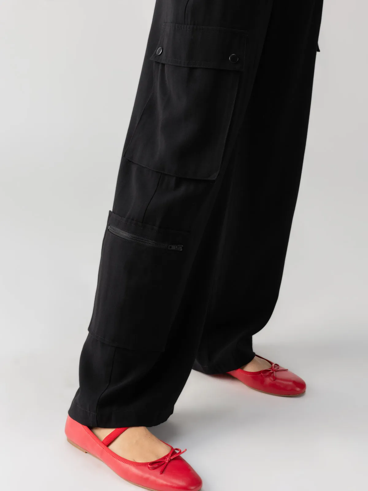 OTT Semi-High Rise Cargo Pant Black