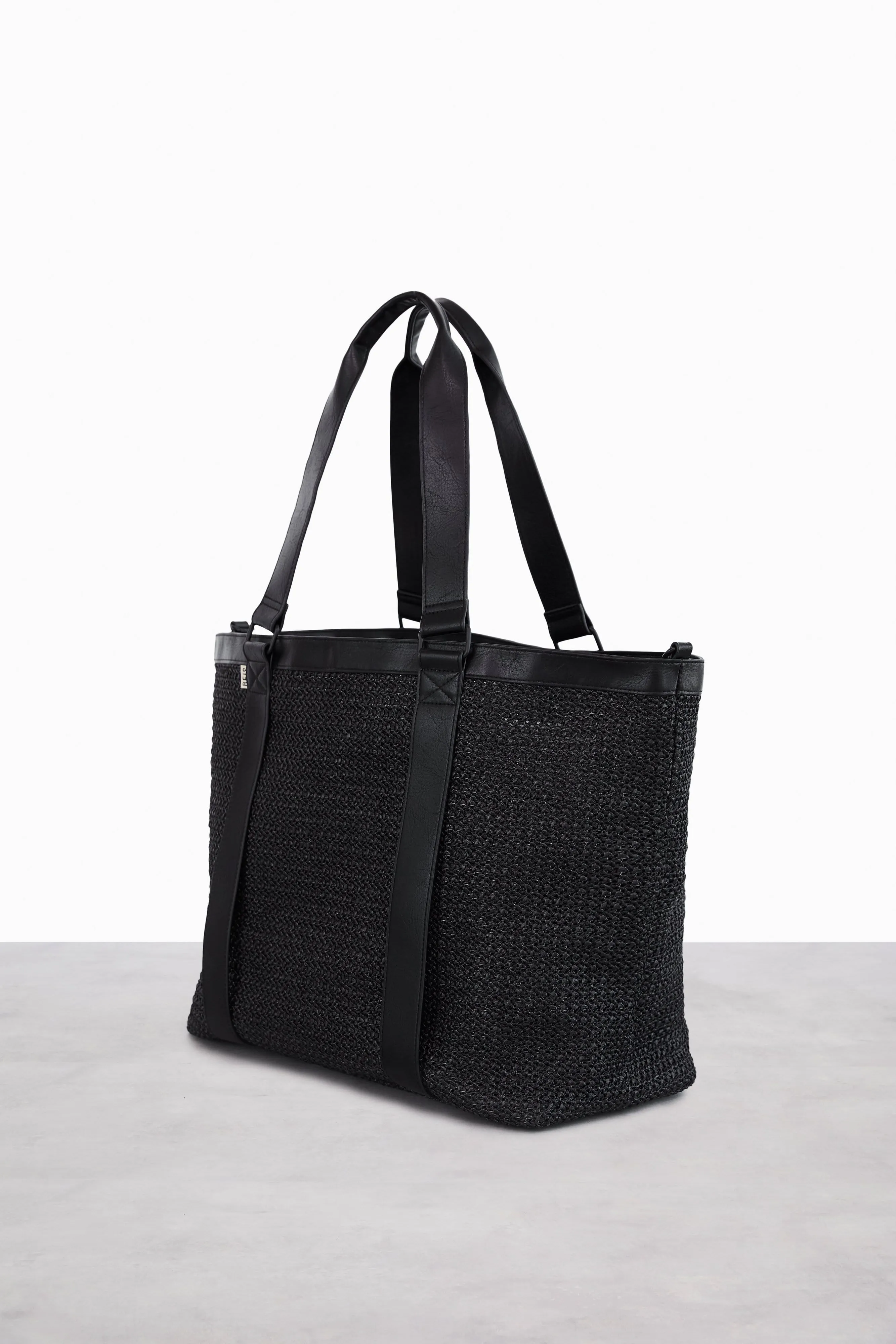 The Naturals Tote in Black